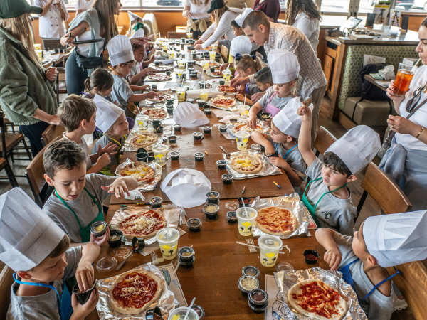 ON THE MENU: HOW TO BE COMMUNITY HELPERS