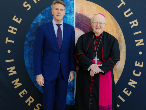 Shroud Of Turin Exhibit Gives Special Visitors The Royal Treatment